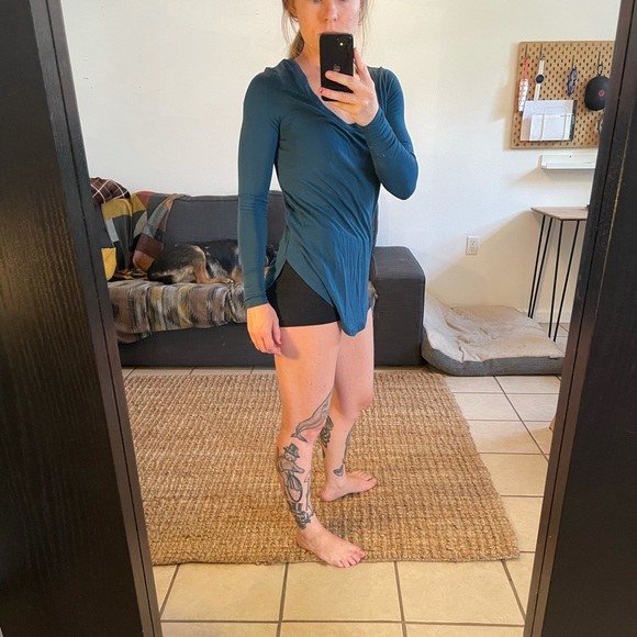 Athleta shirt - Picture 3 of 4